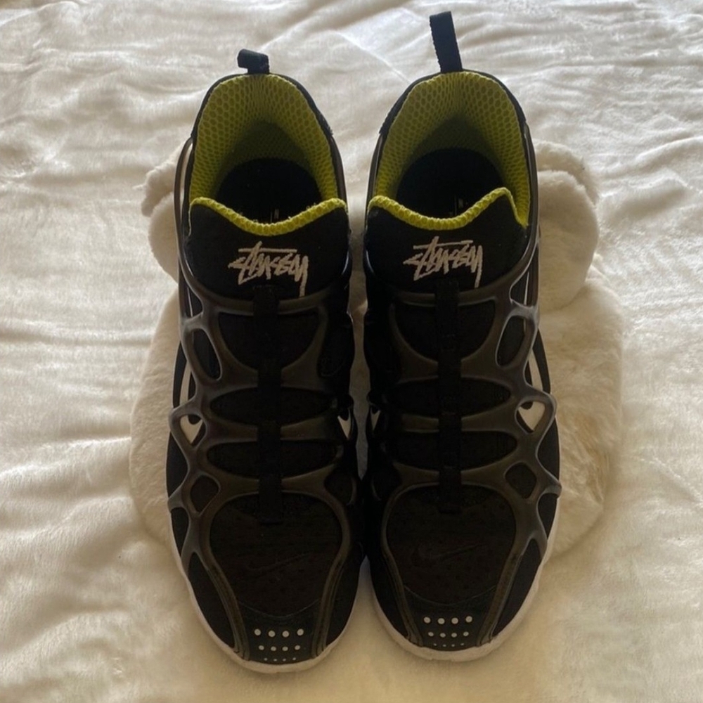 NIKE Stussy Black and White Sneakers. Size 9